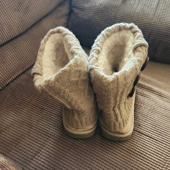 Womens Size 8 Breast Cancer Winter Boots - Picture 3 of 5